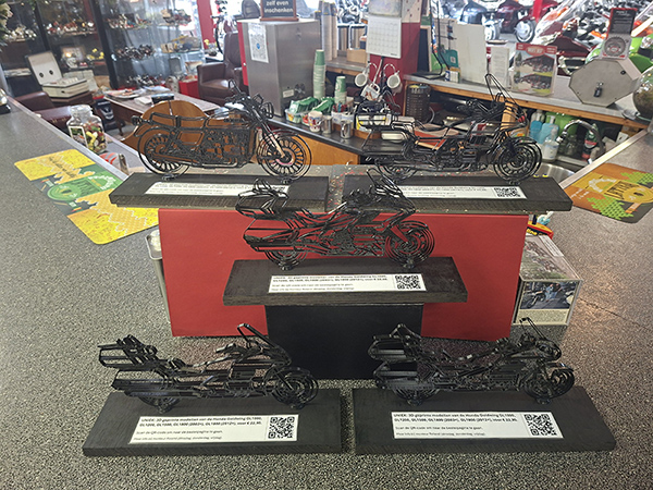 3D geprinte modellen van de Honda Goldwing GL1000, GL1200, GL1500, GL1800 (2001), GL1800 (2018up), voor &euro; 23. Deze modellen worden op bestelling gemaakt, ze zijn niet op voorraad. U kunt ze in de showroom van Honda Goldwing specialist Biker's Best in Renswoude komen bekijken.